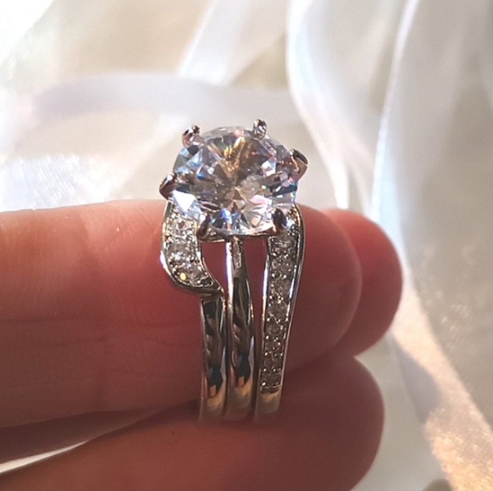 2pc.Set Halo Diamond Ring - Picture 8 of 17